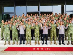 Kapolri Perkuat Soliditas TNI-Polri Lewat Silaturahmi dengan Panglima TNI di Mabes TNI