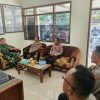 Kapolsek Wonocolo Silaturahmi ke Danramil, Perkuat Sinergi TNI-Polri Jaga Kondusivitas Surabaya