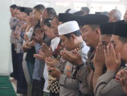 Prihatin Tingginya Korban Kecelakaan, Kapolres Pasuruan Gelar Salat Ghaib dan Doa Bersama