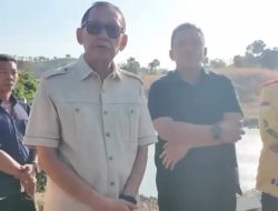 Hamka B. Kady Pastikan Pembangunan Jembatan Gantung Desa Paitana Tepat Sasaran, Warga Sambut dengan Haru